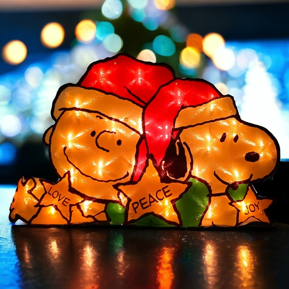 Peanuts Snoopy Charlie Brown Lighted Sculpture Christmas Window Decor Glittery. - Picture 8 of 12